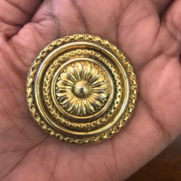 Vintage Sunflower Clip-On Earrings - Picture 4 of 4